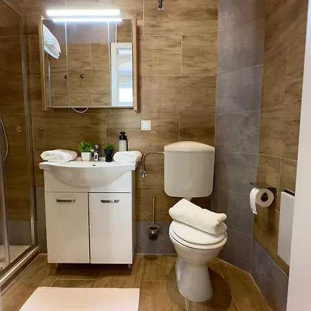 Mittelpunkt Aussee * باد اوسي